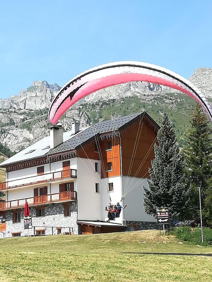 Chalet Beausoleil 4 Etoiles - Prestige - Au Pied Du Col De La Croix De Fer Saint-Sorlin-d'Arves Exterior photo
